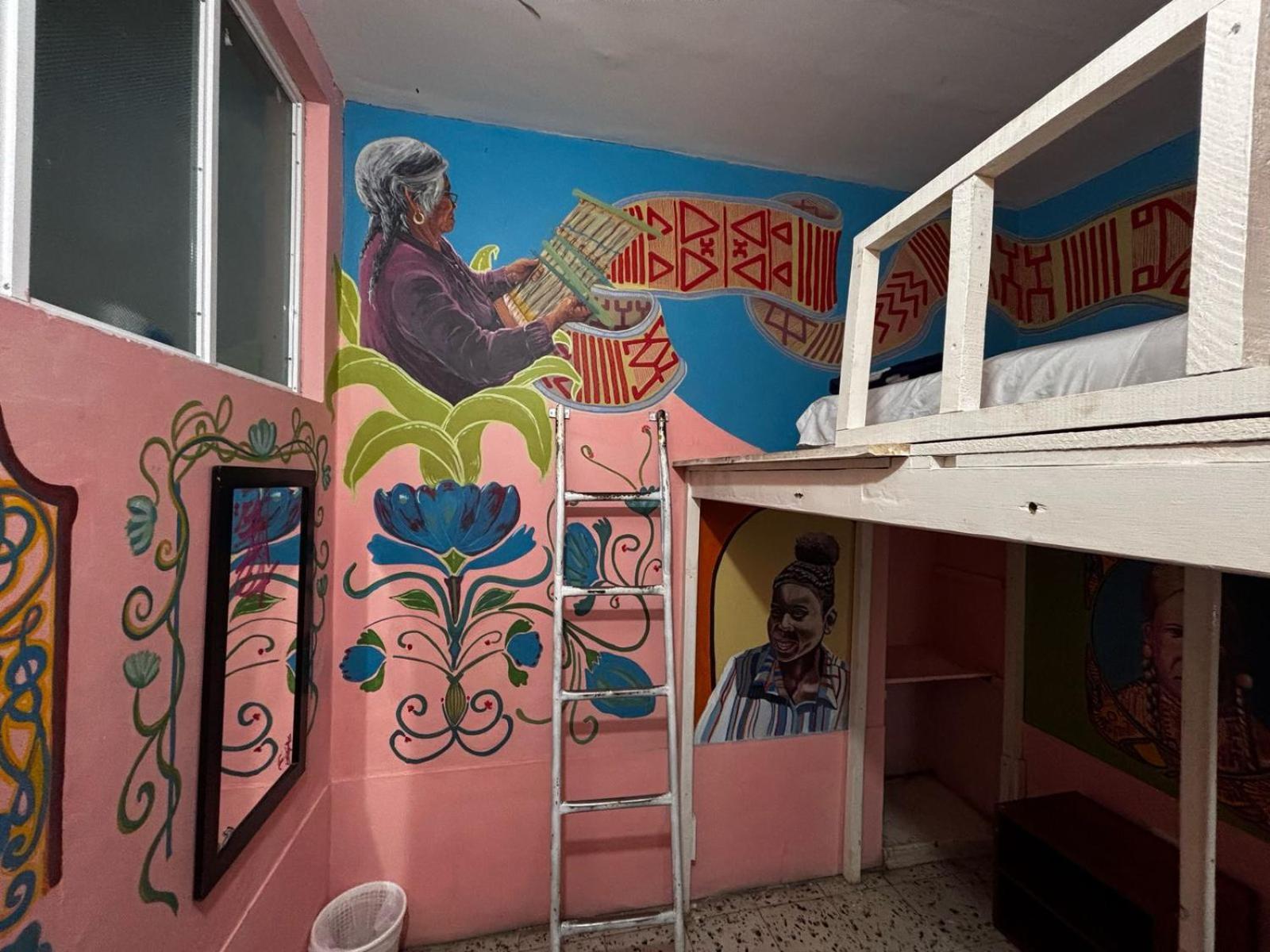 Lienzo Hostel And Mural Art Museum 波帕扬 外观 照片