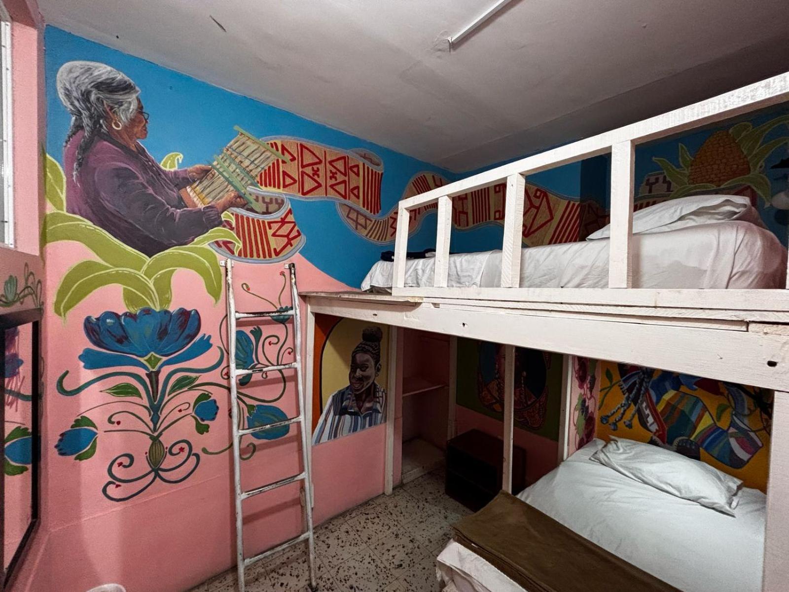 Lienzo Hostel And Mural Art Museum 波帕扬 外观 照片