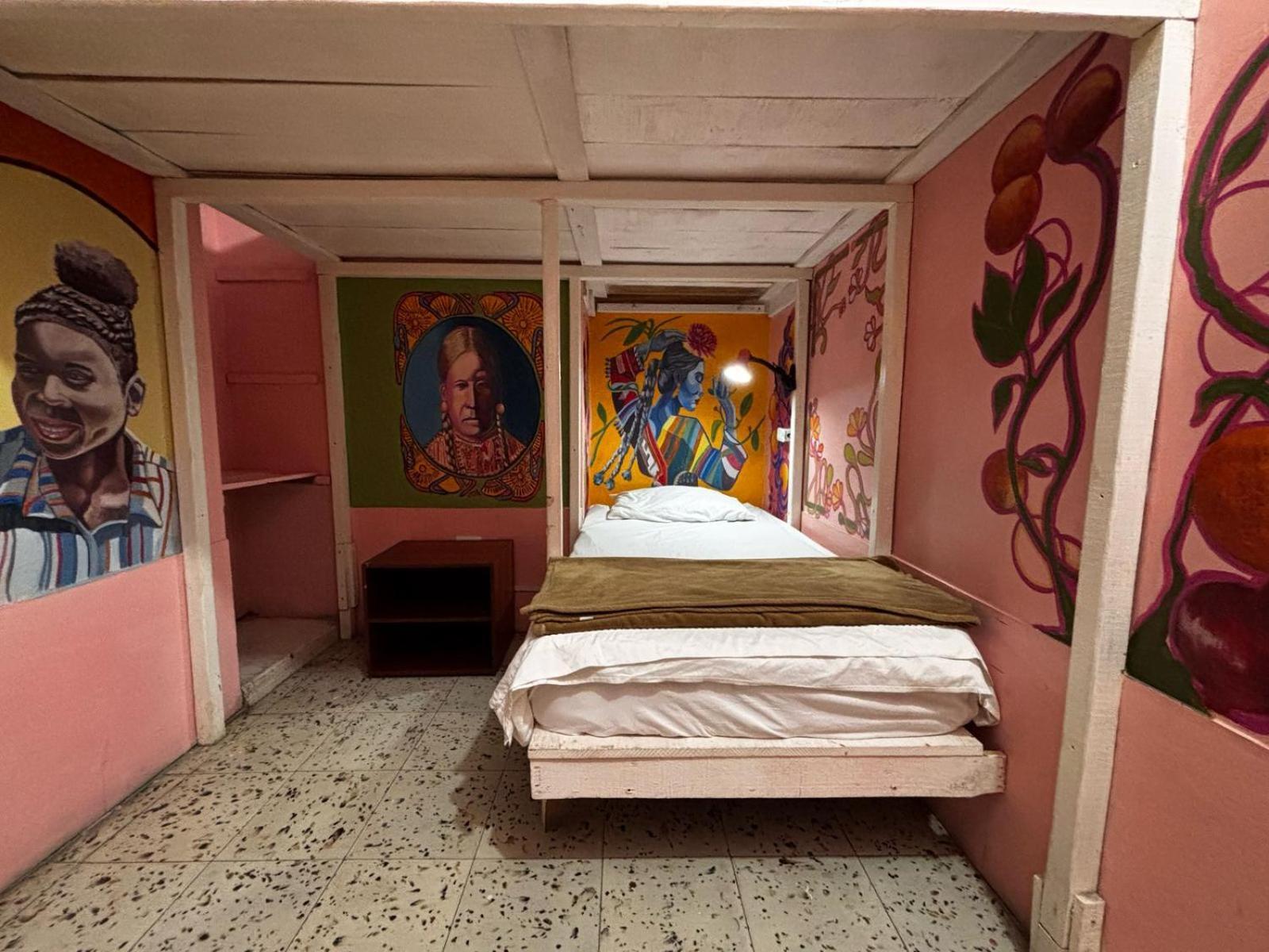Lienzo Hostel And Mural Art Museum 波帕扬 外观 照片